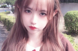 女生同一人多张自拍照,捕捉最美的你——女生同一人多张自拍照解析”